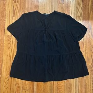 Madewell black short sleeve tiered swing top